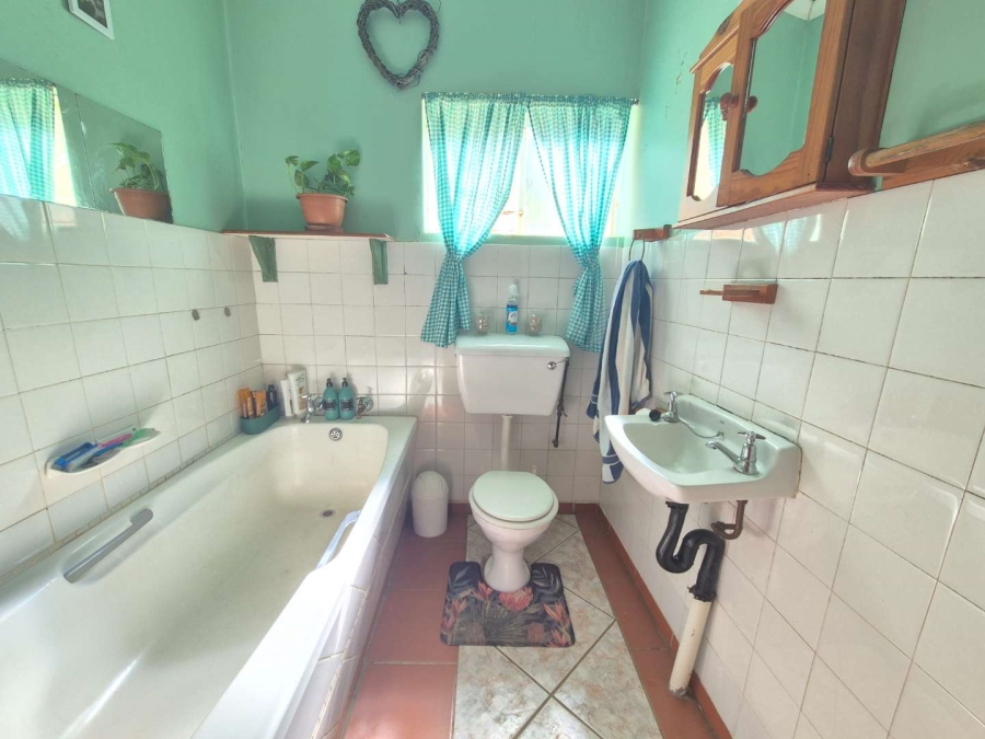 4 Bedroom Property for Sale in Langenhovenpark Free State